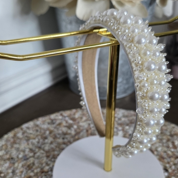 Elegant Pearl Embellished Headband - Picture 4 of 4